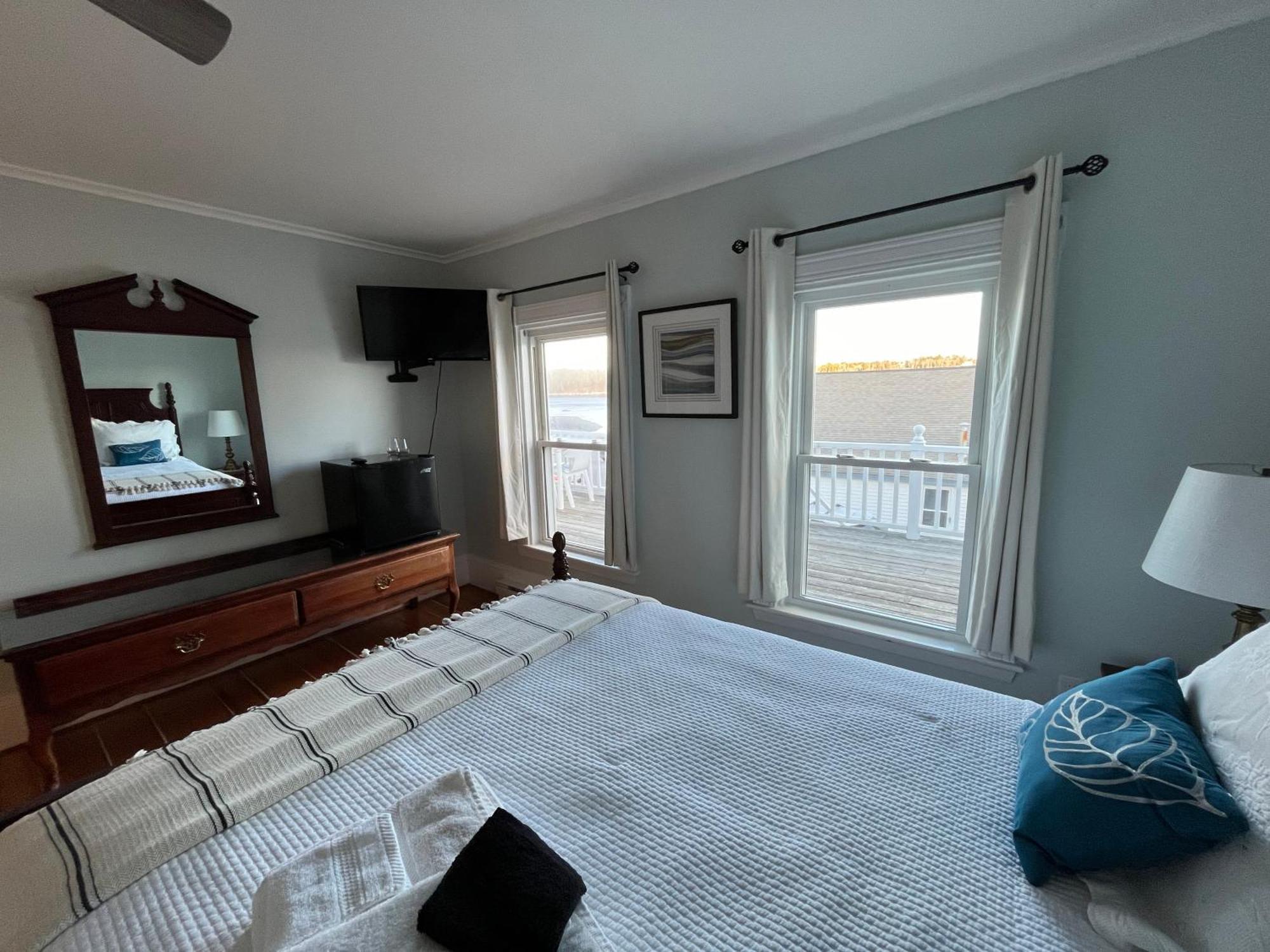 Spinneys Guesthouse & Beach Cottages Phippsburg Eksteriør billede
