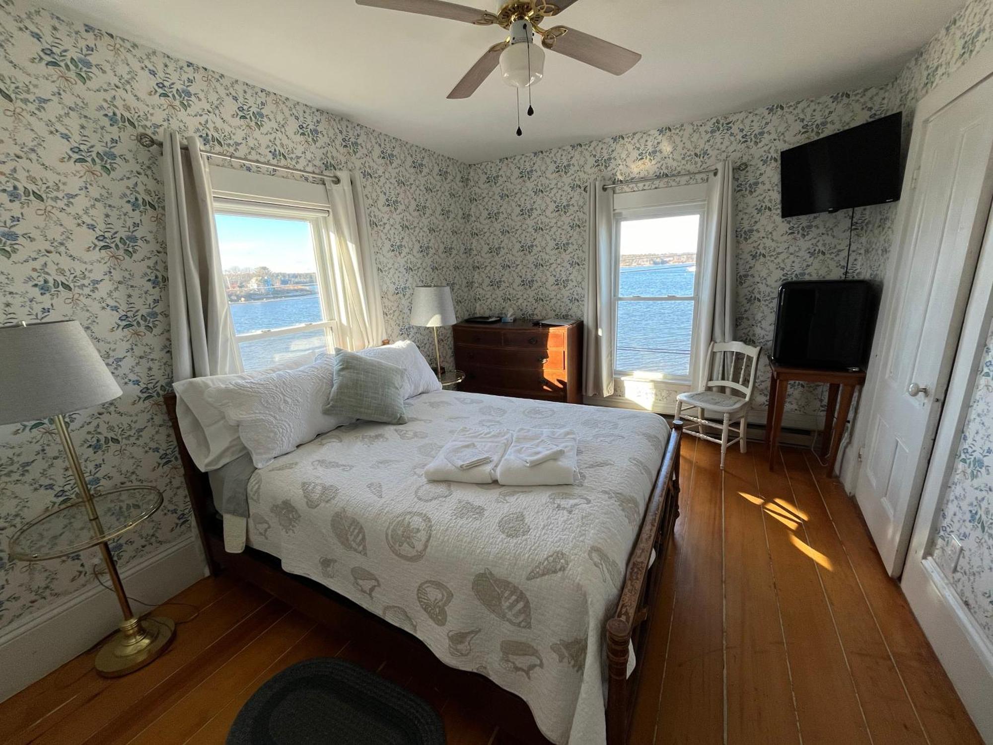 Spinneys Guesthouse & Beach Cottages Phippsburg Eksteriør billede